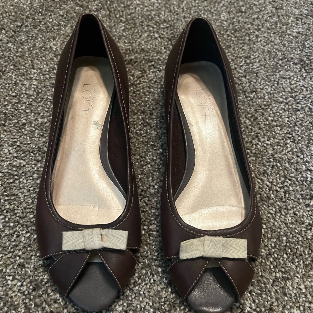 Ann Taylor LOFT Brown Peep Toe Flats